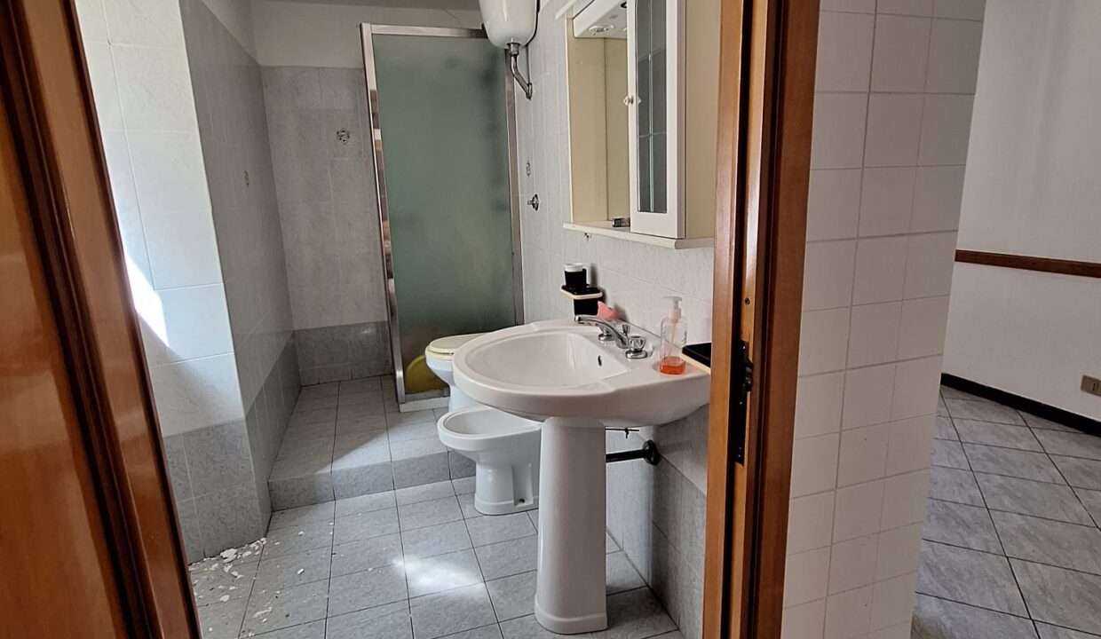I RIFLESSI SUI TETTI (75)